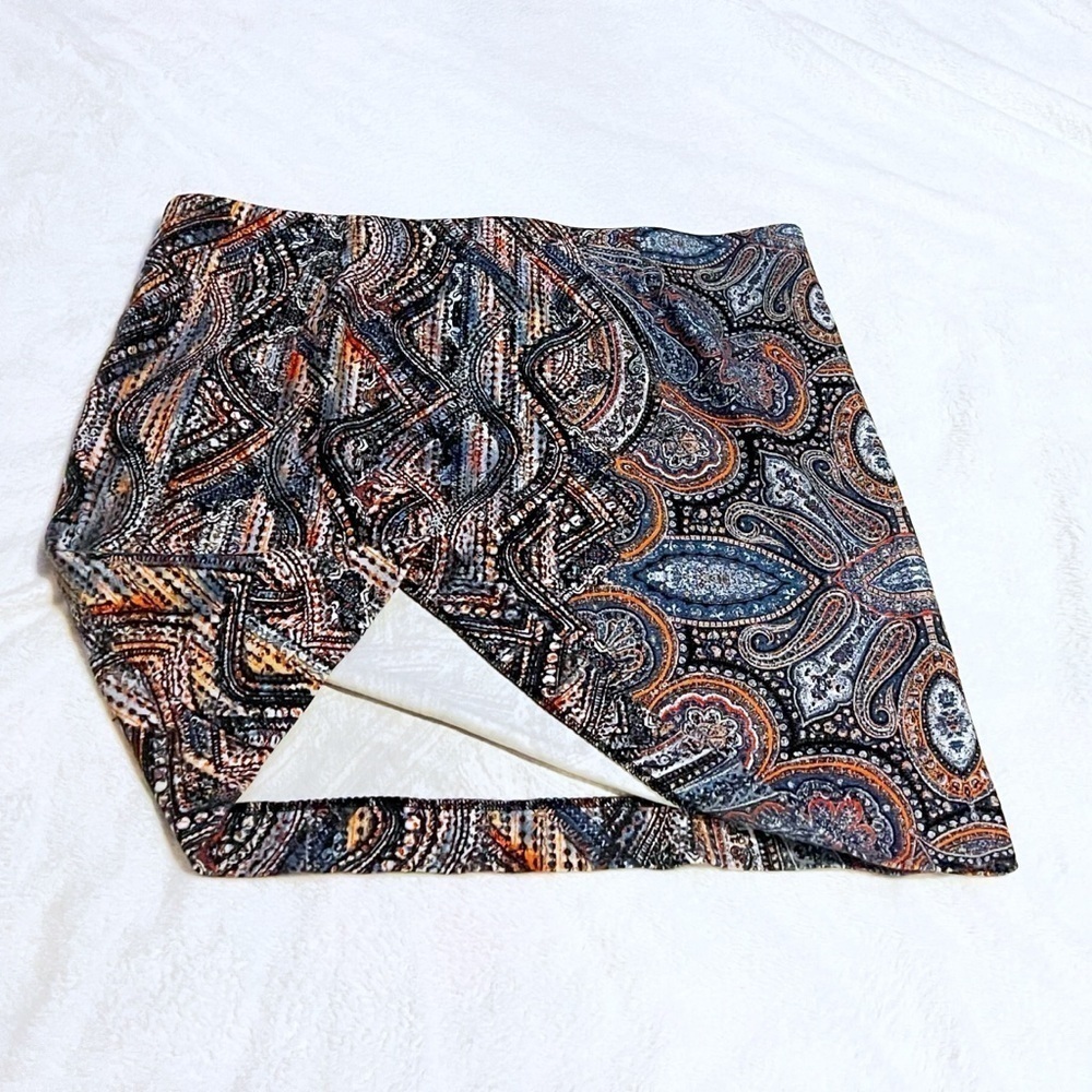 Elegant Paisley Skirt - Picture 5 of 9